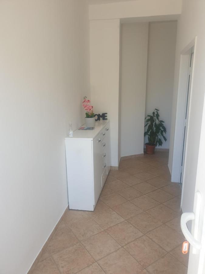 Toni Apartment *